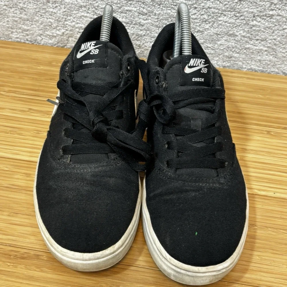 Nike Womens SB Check Solarsoft 921463-010  Sneakers Size 9 Black White canvas